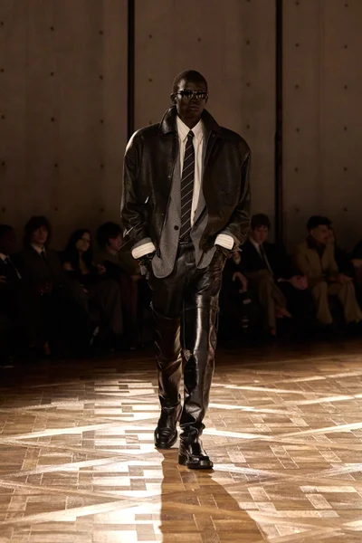 Look 2